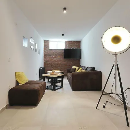 David Apartment Seline
